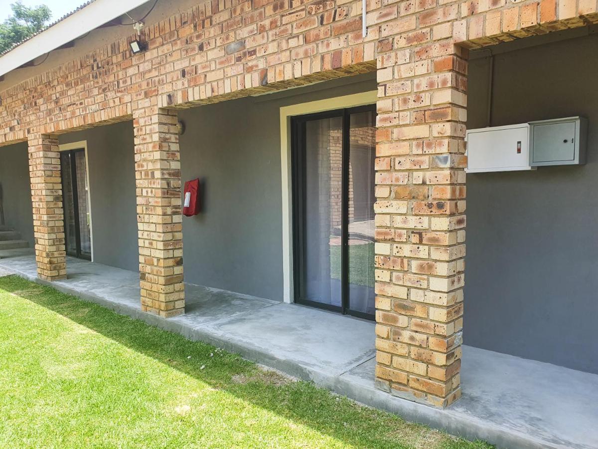 Hotel A Step Ahead Klerksdorp Zewnętrze zdjęcie